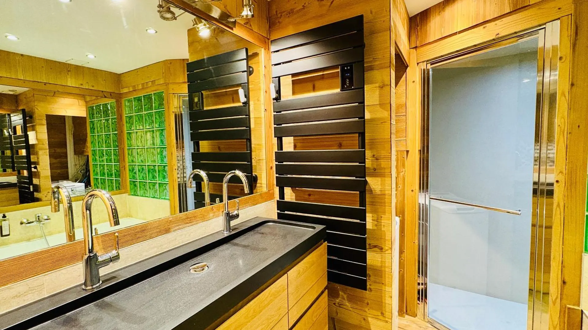 Coup De Coeur Montagnard - 2 Chambres - Cheminee - Garage location